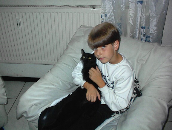 da war Matthias noch j�nger, er mag gaaanz doll Katzen!